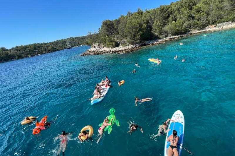 Split i Trogir: Rejs statkiem Hvar + Wyspy Pakleni z lunchem - 11