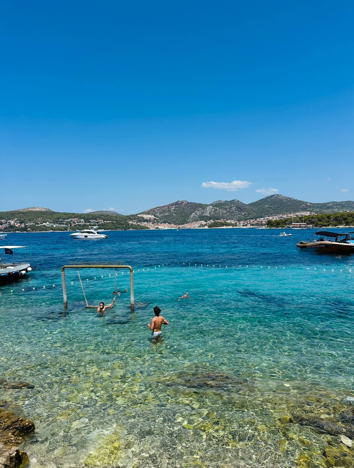 Split: Rejs łodzią motorową do Błękitnej Jaskini (Blue Cave) + wyspy - 10