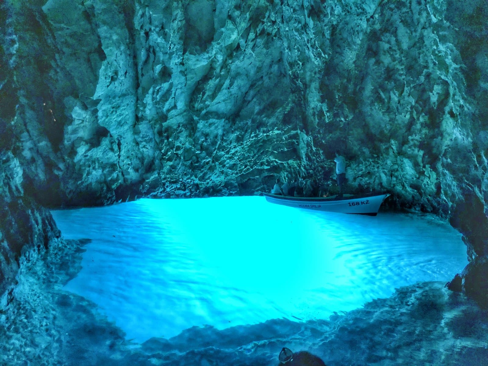 Split: Rejs łodzią motorową do Błękitnej Jaskini (Blue Cave) + wyspy - 8
