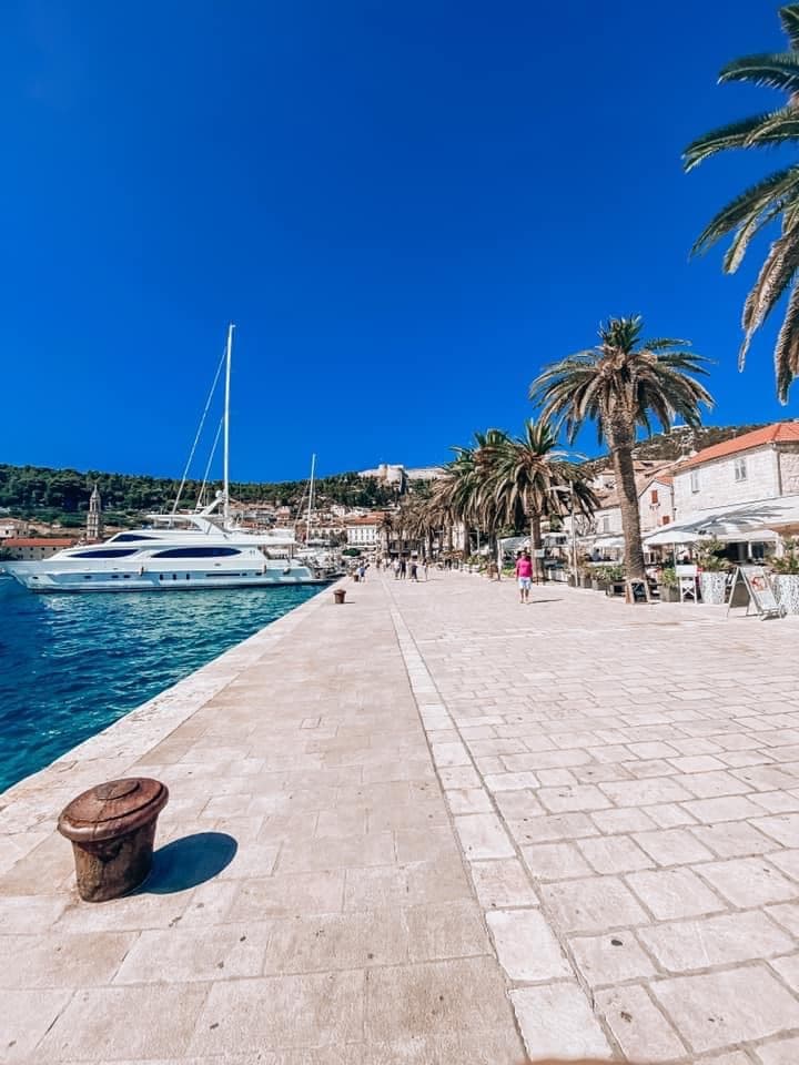 Split: Rejs łodzią motorową do Błękitnej Jaskini (Blue Cave) + wyspy - 6