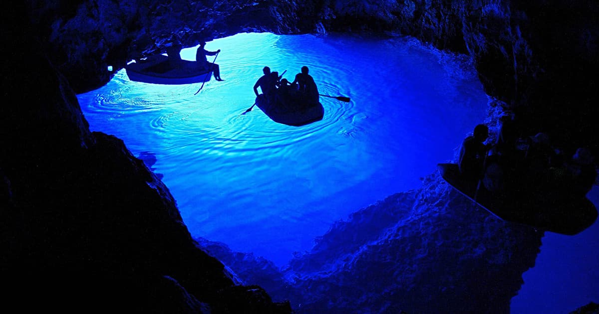Omiš: Rejs łodzią motorową do Błękitnej Jaskini (Blue Cave) + wyspy