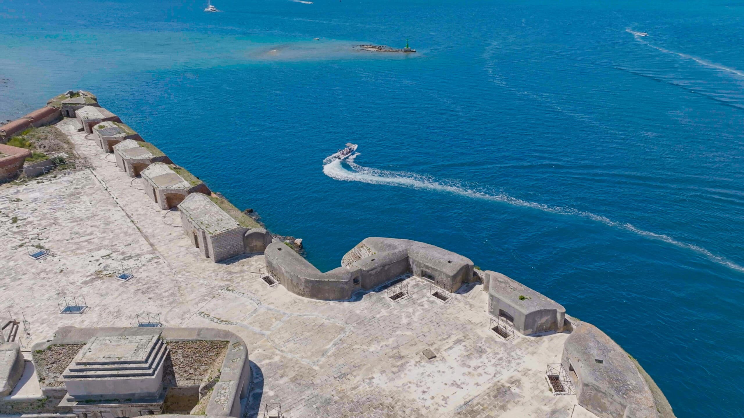 Vodice: Prywatny rejs łodzią motorową po wyspach Riwiery Szybenikiej - opcja całodniowa - 9