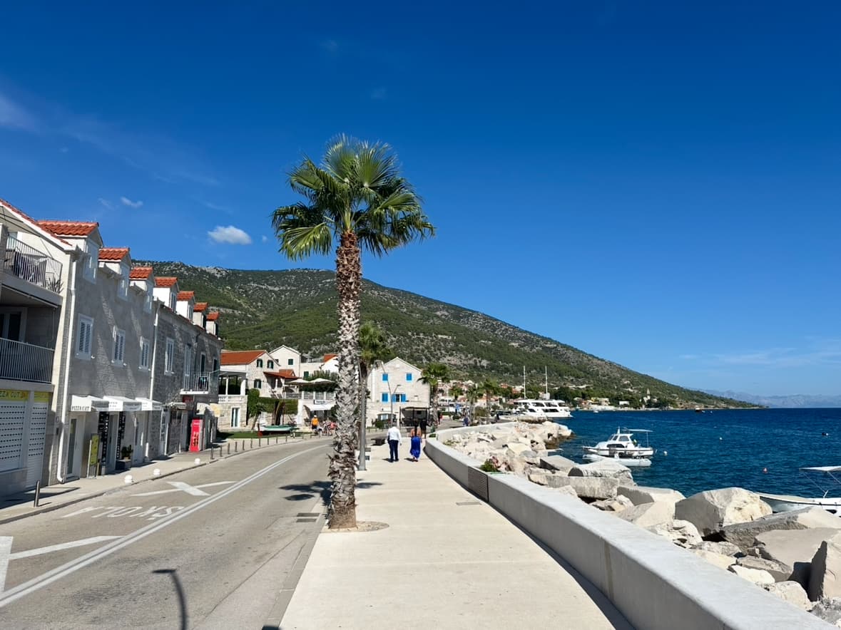 Omiš - Rejs statkiem na wyspę Brač - plaża Bol Złoty Róg z lunchem - 13