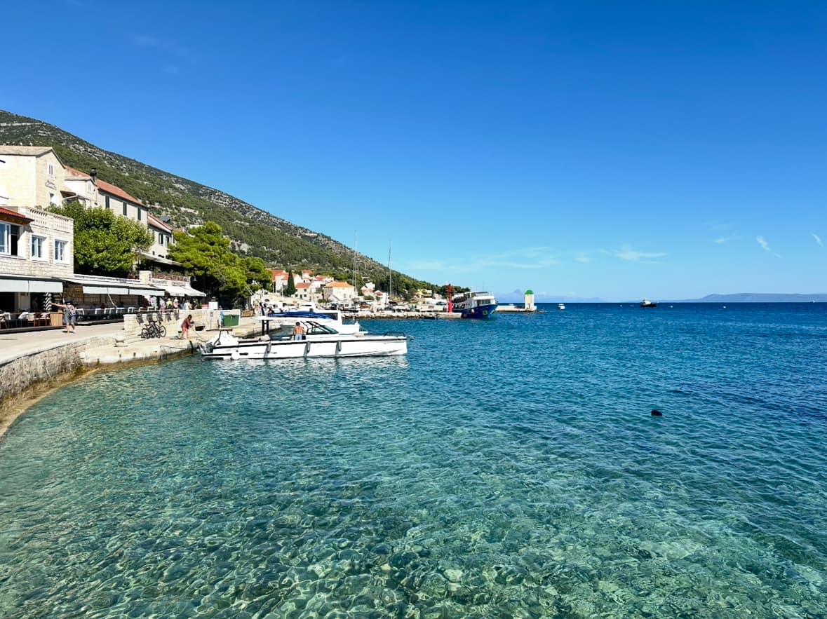Omiš - Rejs statkiem na wyspę Brač - plaża Bol Złoty Róg z lunchem - 14