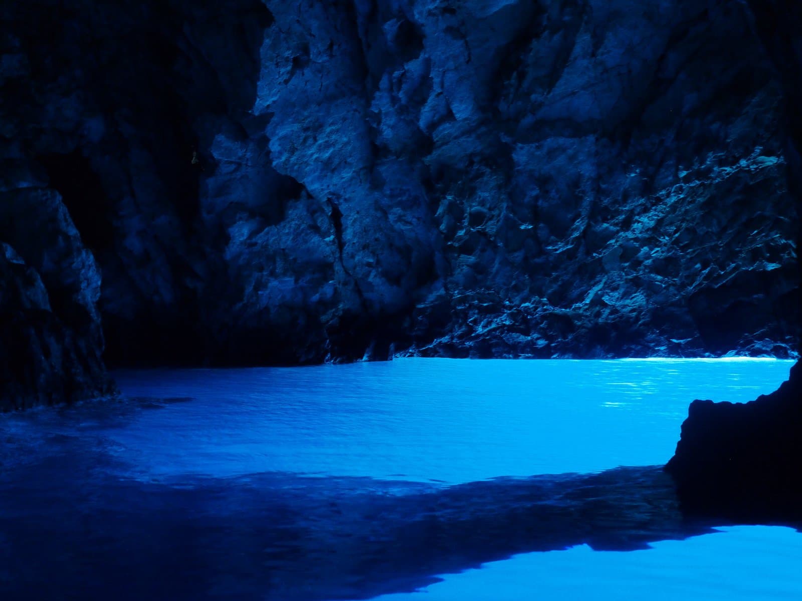 Omiš: Rejs łodzią motorową do Błękitnej Jaskini (Blue Cave) + wyspy