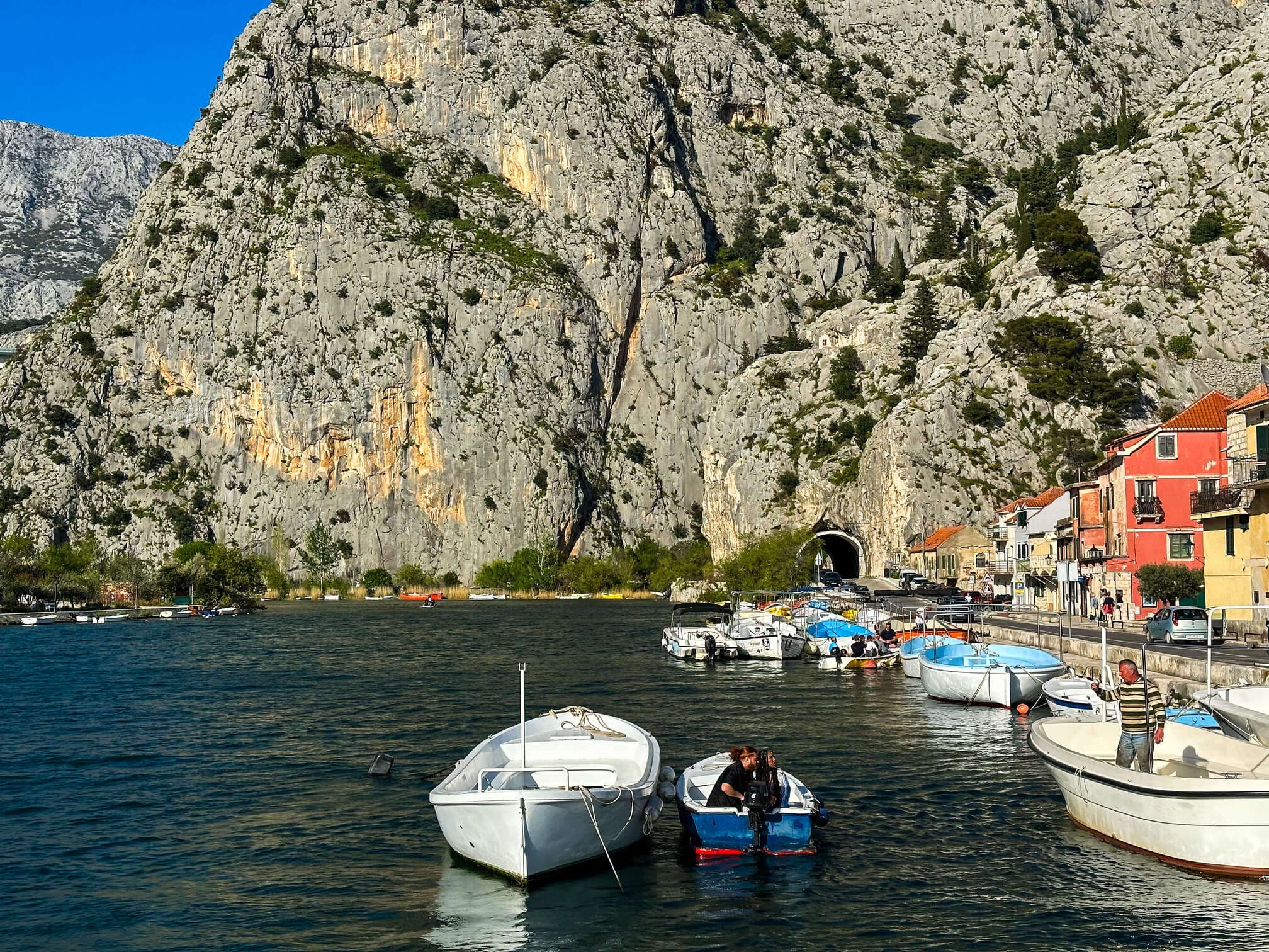 Makarska: Wyjazd do Omiša - spływ Cetiną i lokalne degustacje z polskim przewodnikiem